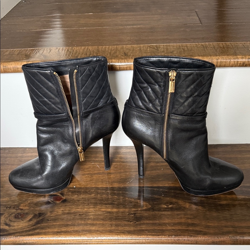 MICHAEL Michael Kors Black Quilted Heeled Boots with Gold Zipper EUC - Picture 2 of 9